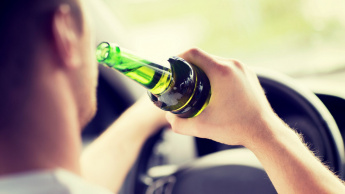 Пьяных водителей ограничили в возможности иметь лицензию на оружие