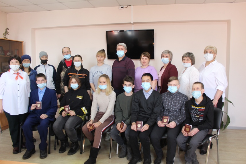 Юным гражданам  Таштыпского района в торжественной обстановке вручили паспорта 