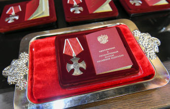 Глава Хакасии вручил награды семьям погибших бойцов и объявил об установлении памятника всем воинам, погибшим в ходе СВО